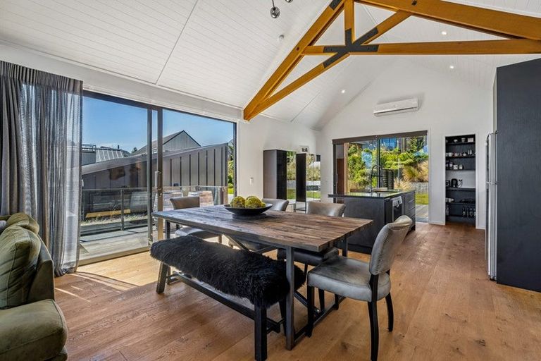 Photo of property in 19 Hackett Road, Jacks Point, Queenstown, 9371