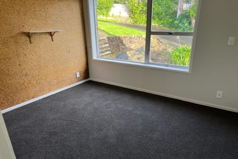 Photo of property in 53 Onewa Road, Northcote, Auckland, 0627