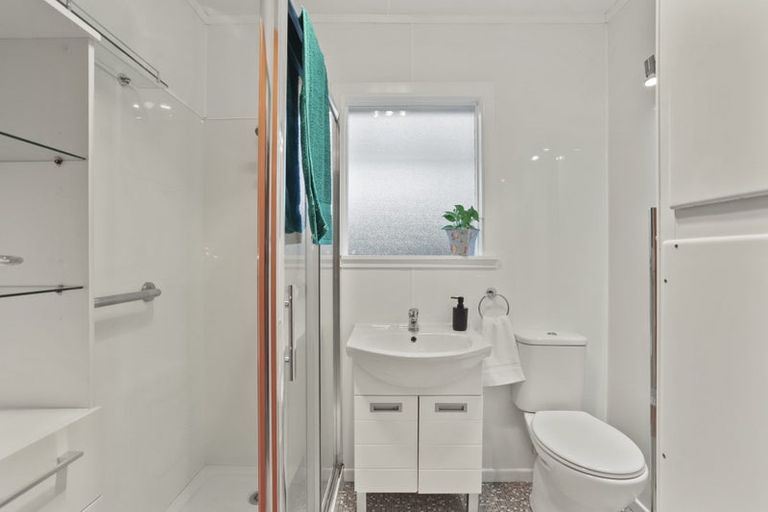 Photo of property in 1/663 Te Atatu Road, Te Atatu Peninsula, Auckland, 0610