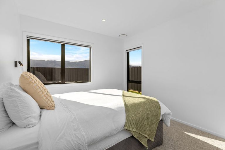 Photo of property in 9 Swan Street, Lake Hawea, 9382