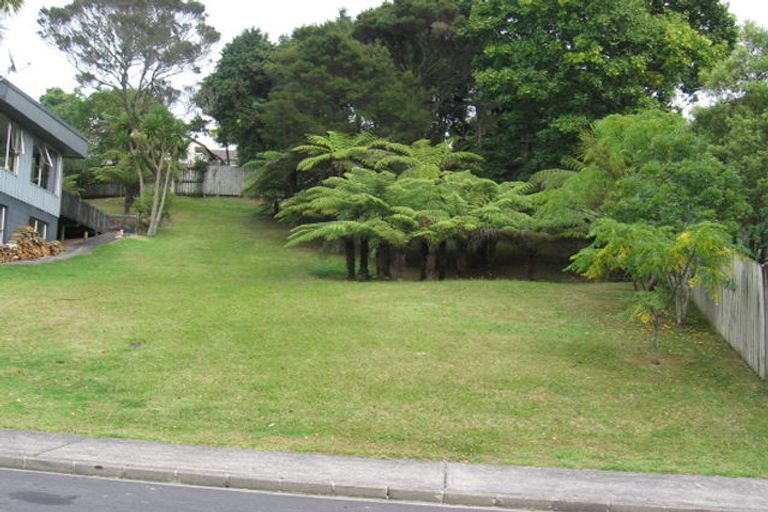 Photo of property in 28 Glenwood Avenue, Birkenhead, Auckland, 0626