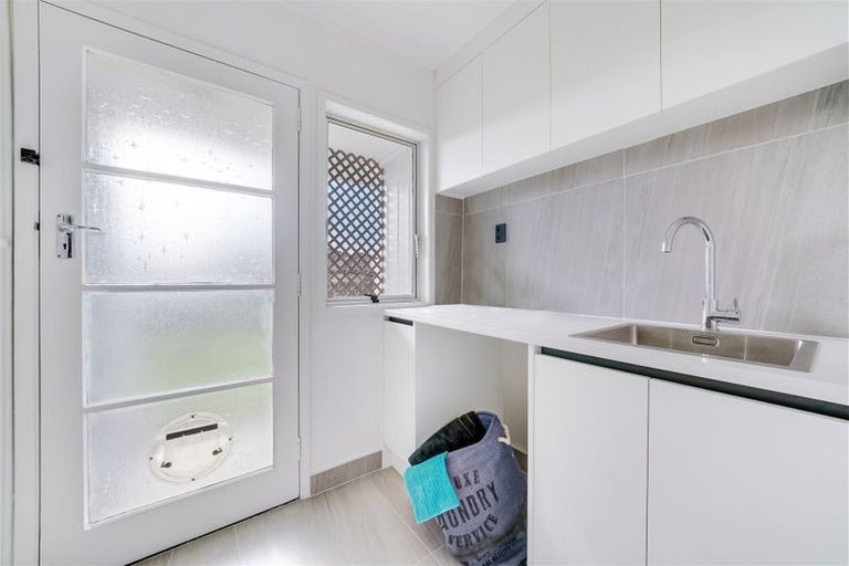 Photo of property in 68 Old Wairoa Road, Papakura, 2110