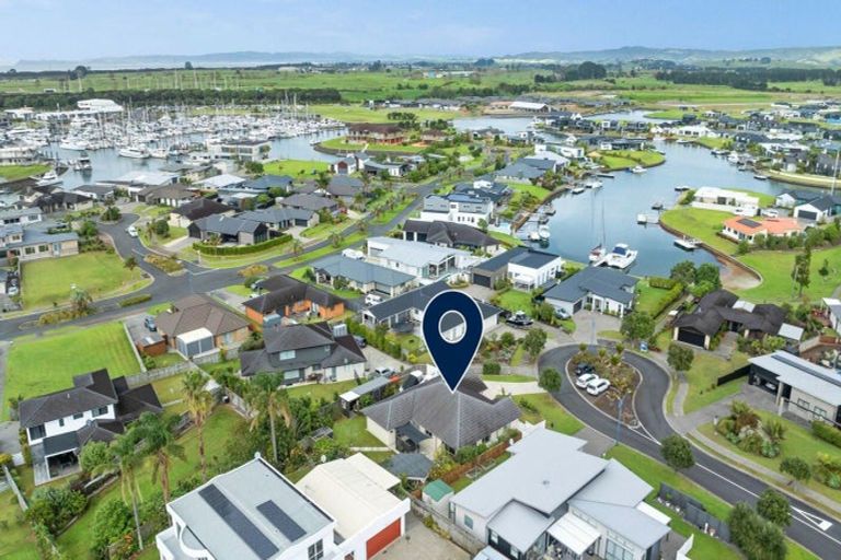 Photo of property in 25 Waitemata Drive, One Tree Point, 0118