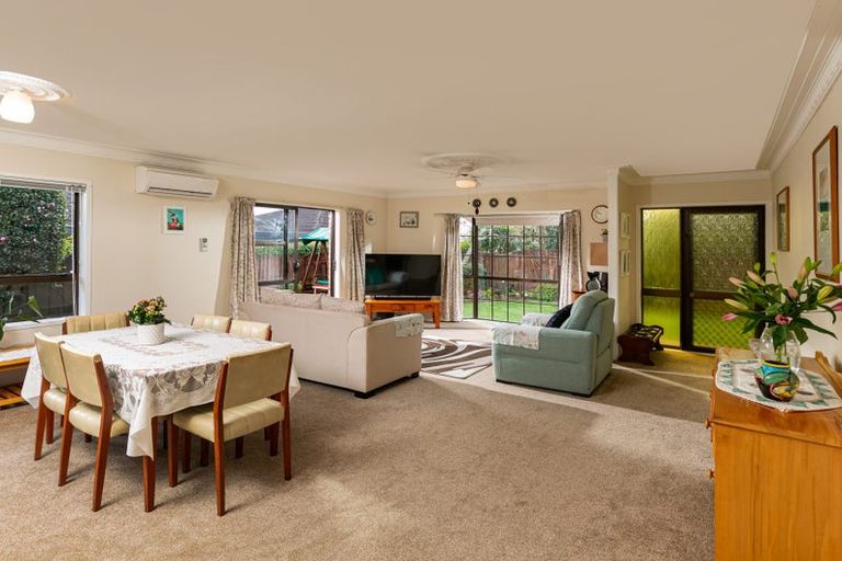 Photo of property in 4/66 Rathgar Road, Henderson, Auckland, 0610