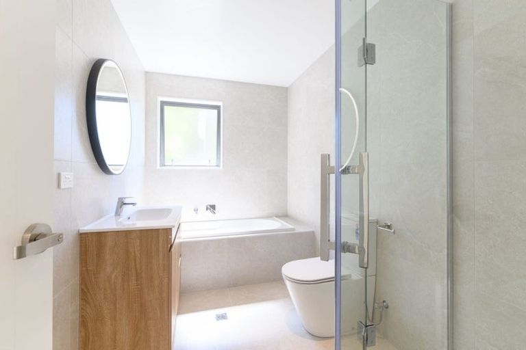 Photo of property in 2d Garner Place, Glenfield, Auckland, 0629