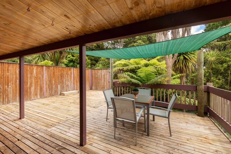 Photo of property in 18 Kawaka Street, Titirangi, Auckland, 0604