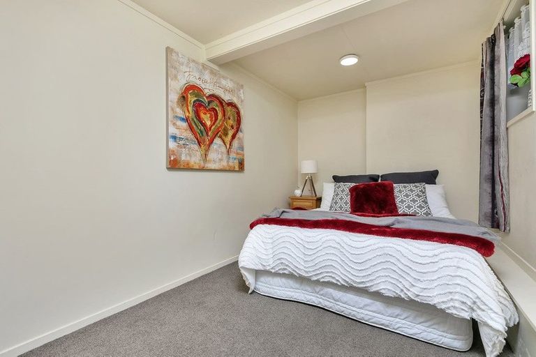 Photo of property in 14 Jayne Place, Torbay, Auckland, 0630