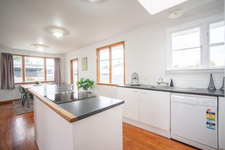 Photo of property in 22c Roberts Line, Kelvin Grove, Palmerston North, 4414