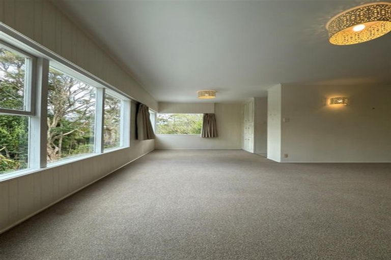 Photo of property in 208 Godley Road, Titirangi, Auckland, 0604