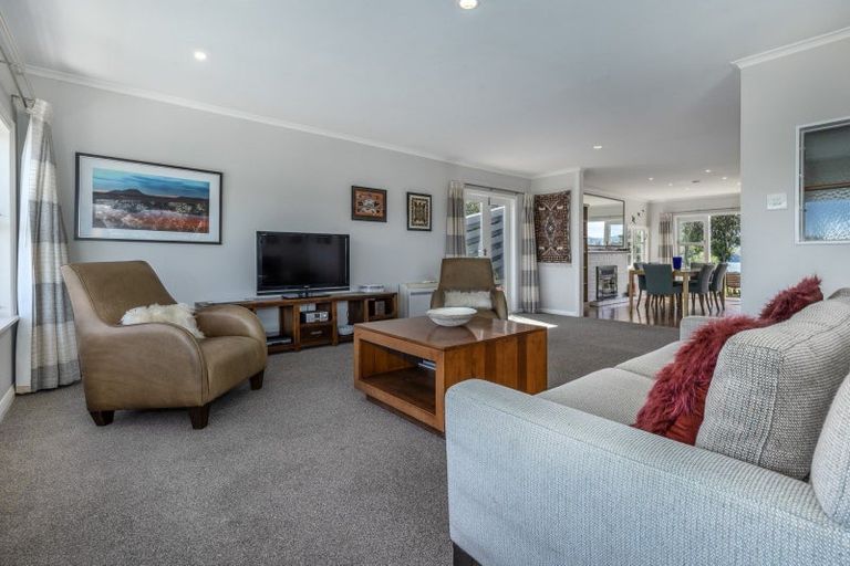 Photo of property in 68a Mana Esplanade, Paremata, Porirua, 5026