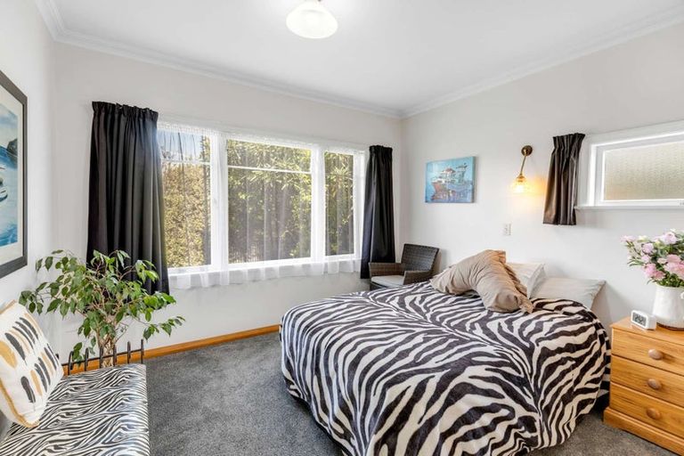 Photo of property in 33 Winston Avenue, Hokowhitu, Palmerston North, 4410
