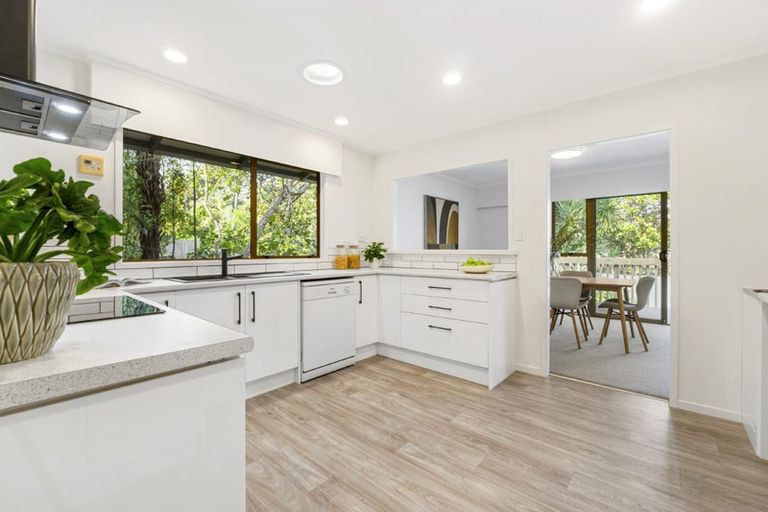 Photo of property in 32 Rosecamp Road, Beach Haven, Auckland, 0626