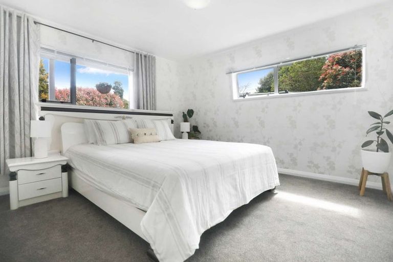 Photo of property in 22 Fernleigh Avenue, Waiuku, 2123