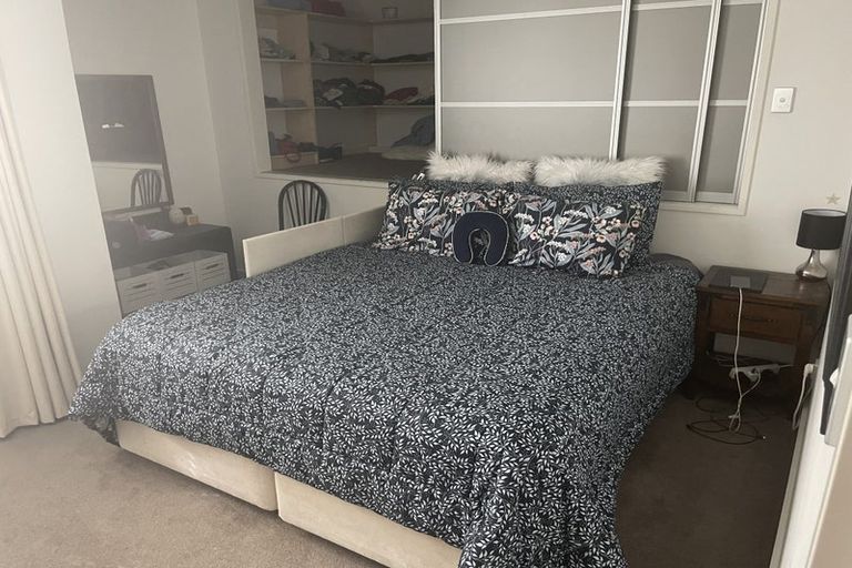 Photo of property in 17 Mansion Court, West Harbour, Auckland, 0618