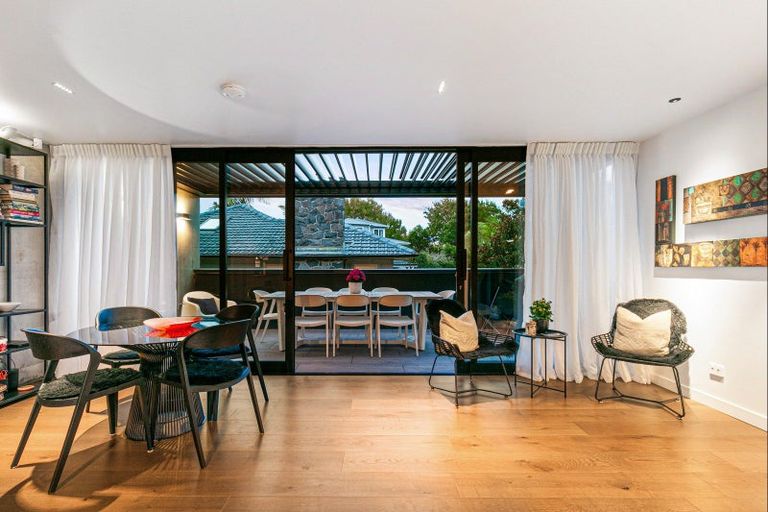 Photo of property in 1/279 Lake Road, Belmont, Auckland, 0622