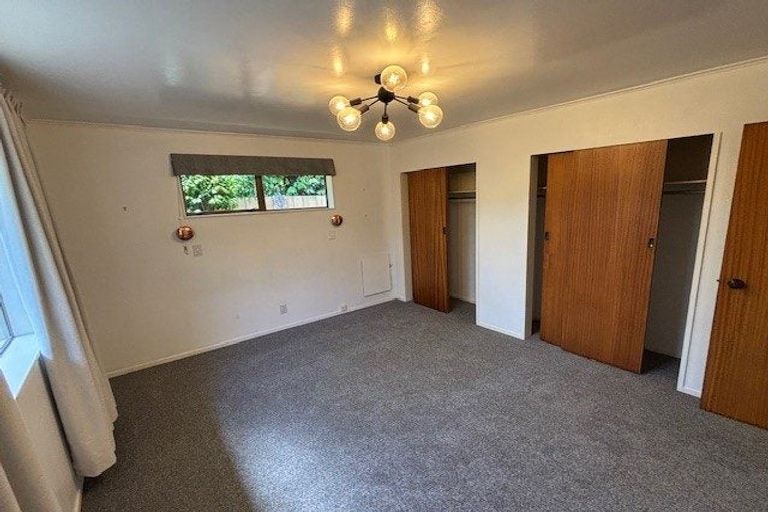 Photo of property in 28 Rewarewa Crescent, Waikanae, 5036