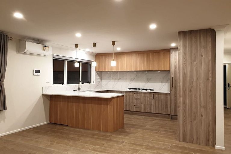 Photo of property in 7a Marco Place, Highland Park, Auckland, 2010