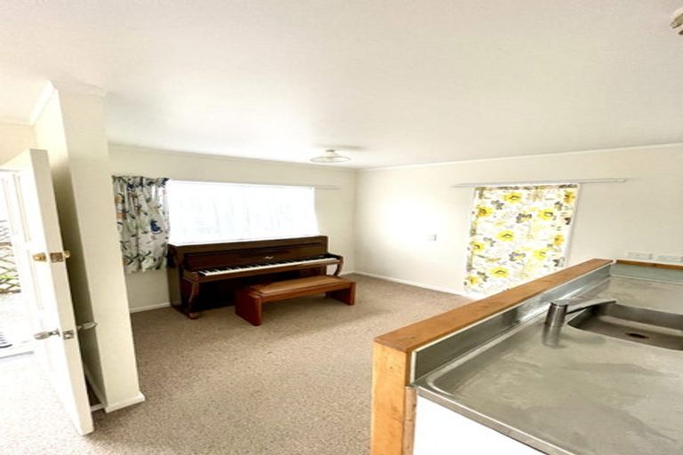 Photo of property in 2 Macalister Place, Miramar, Wellington, 6022