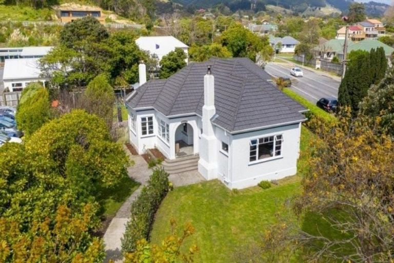 Photo of property in 2 Hinemoa Street, Paraparaumu, 5032