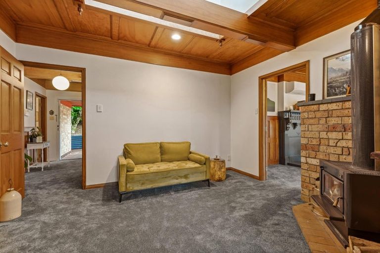 Photo of property in 236 Godley Road, Titirangi, Auckland, 0604