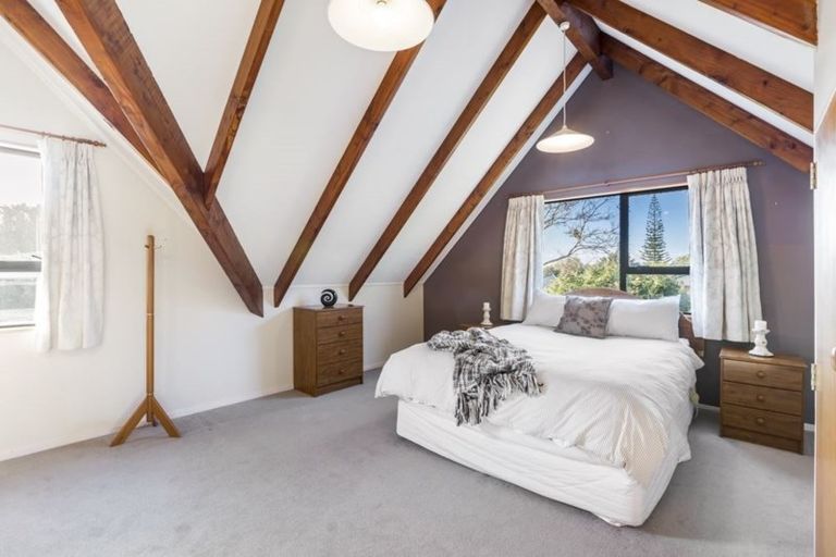 Photo of property in 14b Kaipatiki Road, Glenfield, Auckland, 0629