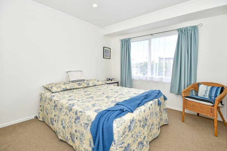 Photo of property in 25c Youngs Road, Papakura, 2110