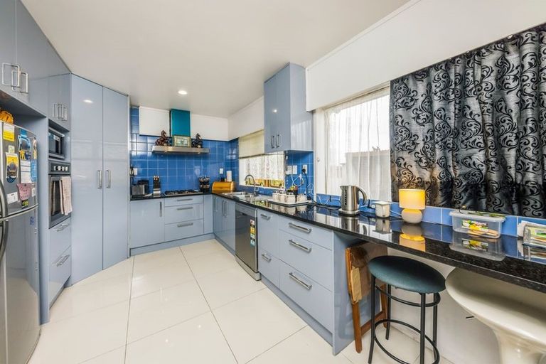 Photo of property in 2/2a Hutt Road, Manurewa, Auckland, 2102