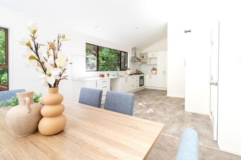 Photo of property in 16 Garden Road, Northland, Wellington, 6012