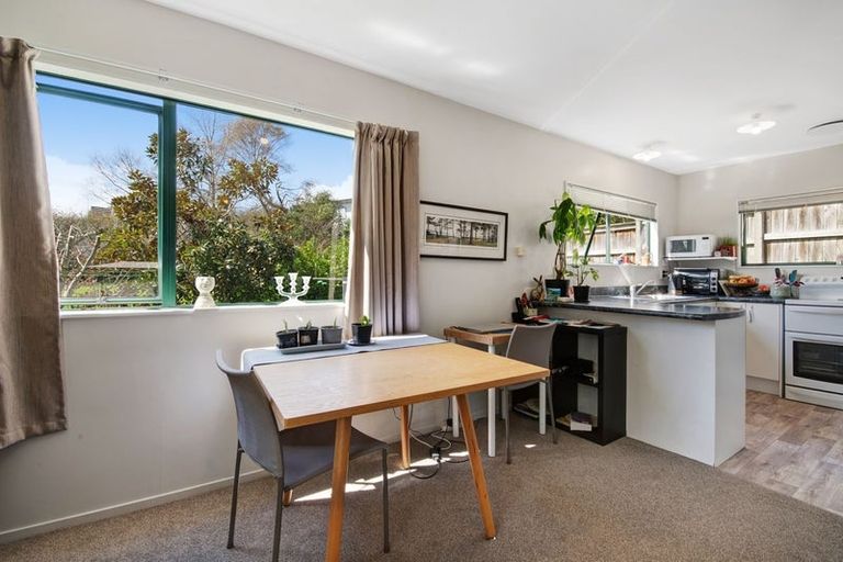 Photo of property in 68 Matija Place, Red Beach, 0932