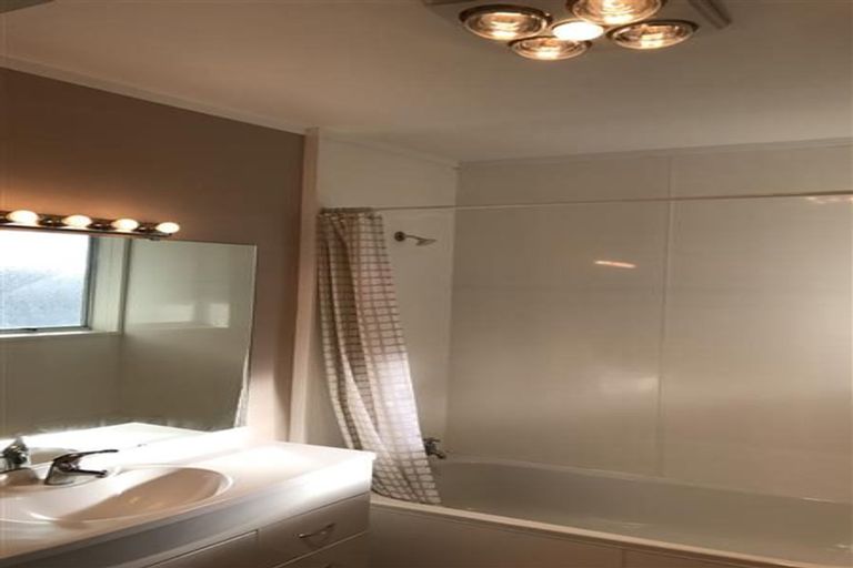 Photo of property in 63 Horokiwi Road West, Newlands, Wellington, 6037