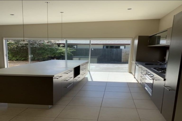 Photo of property in 11 Linkwater Way, Parklands, Christchurch, 8083