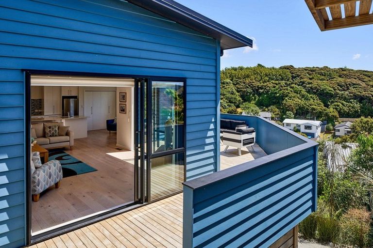 Photo of property in 102 Navigation Drive, Whitby, Porirua, 5024