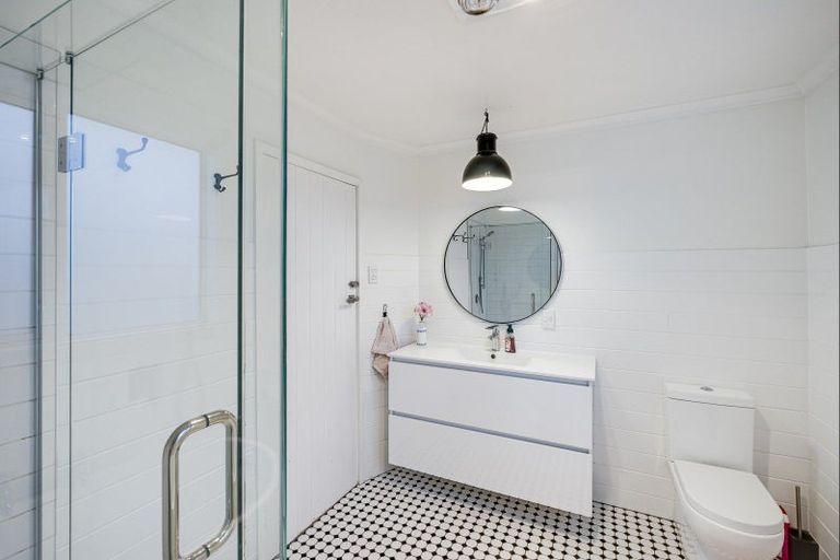 Photo of property in 51 Napier Road, Havelock North, 4130