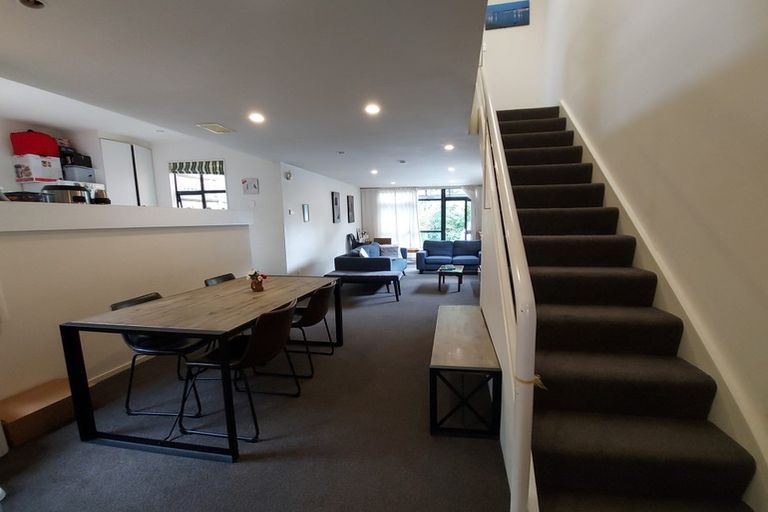 Photo of property in 2u1 Malcolm Lane, Thorndon, Wellington, 6011