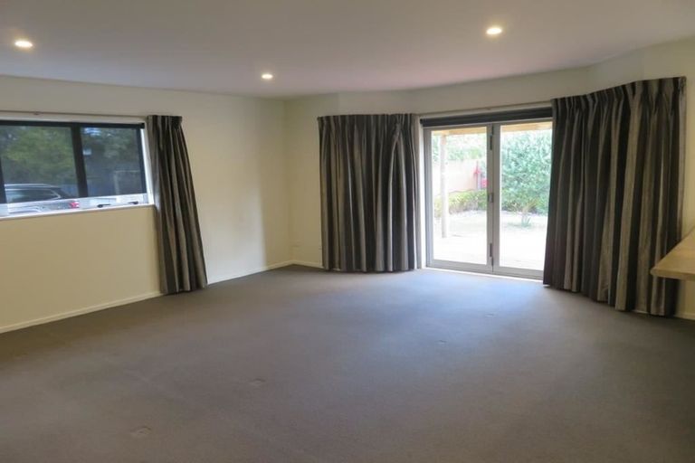 Photo of property in 8b Neeve Place, Taradale, Napier, 4112