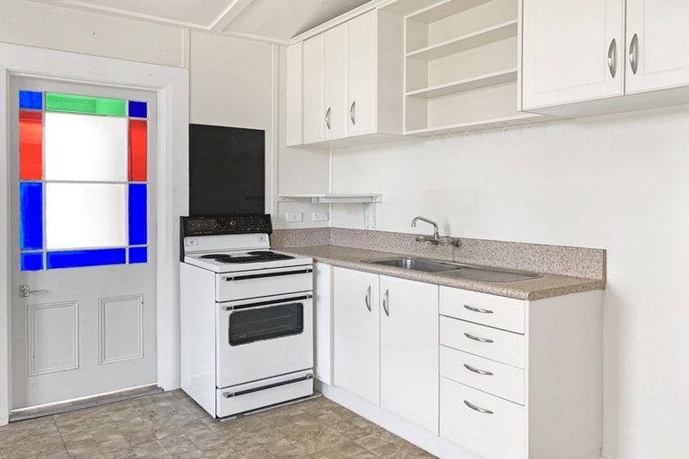 Photo of property in 17 Queens Road, Elgin, Gisborne, 4010