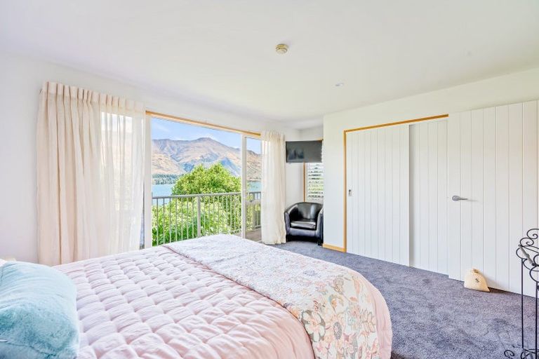Photo of property in 32 Lismore Street, Wanaka, 9305
