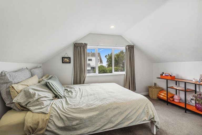 Photo of property in 101 Apu Crescent, Lyall Bay, Wellington, 6022