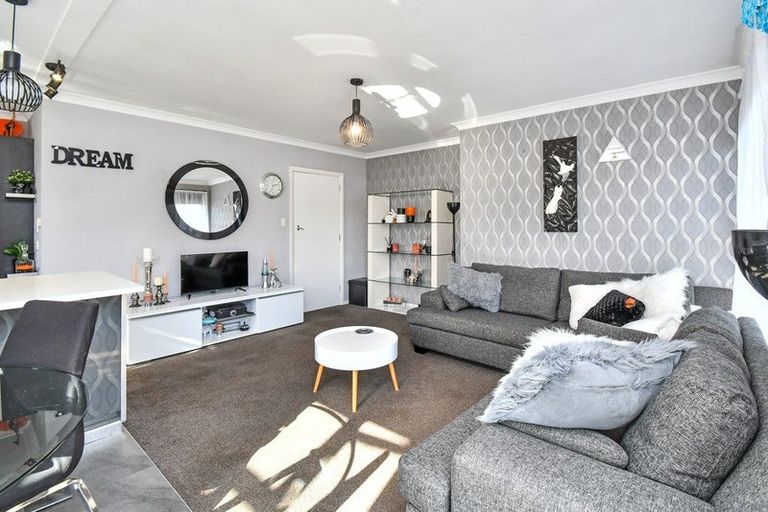 Photo of property in 22 Old Wairoa Road, Papakura, 2110