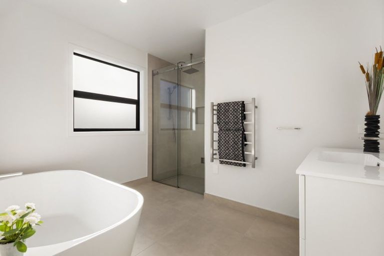 Photo of property in 199 Aubrey Road, Wanaka, 9305