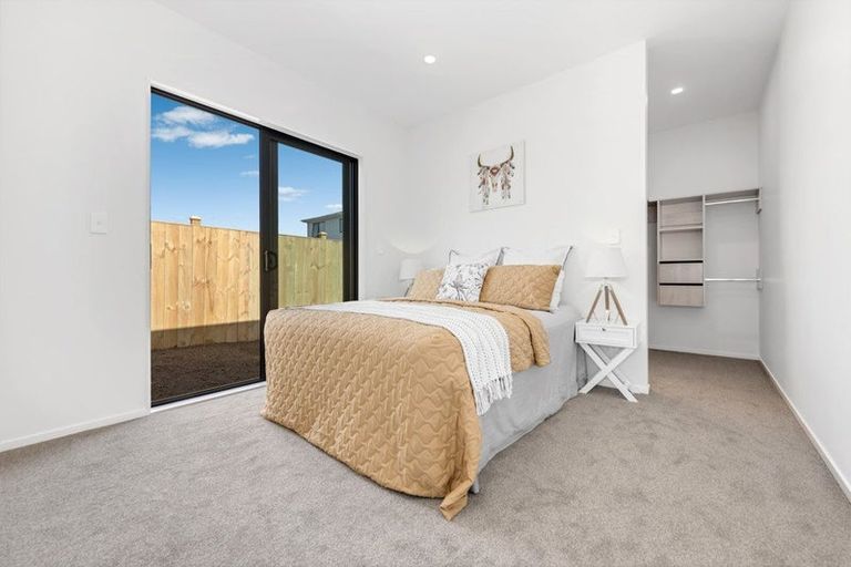 Photo of property in 4 Ngakau Road, Karaka, 2113