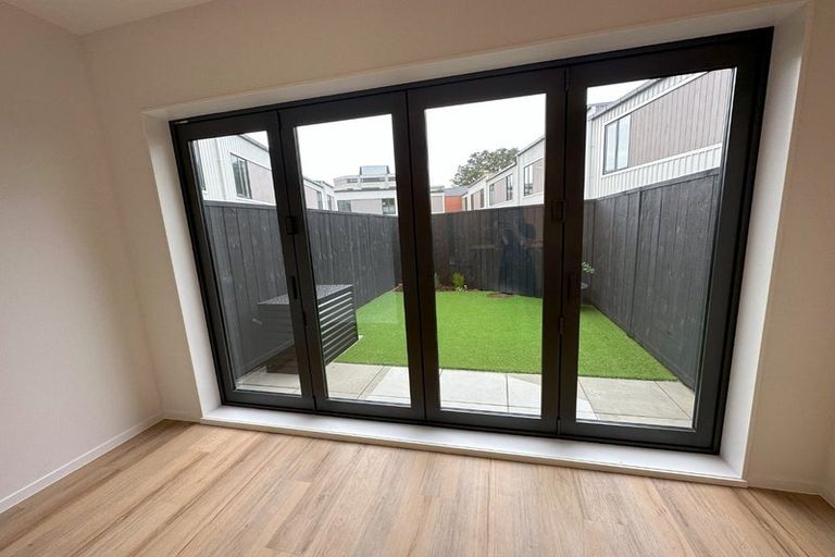 Photo of property in 49 Erina Road, Wiri, 2104