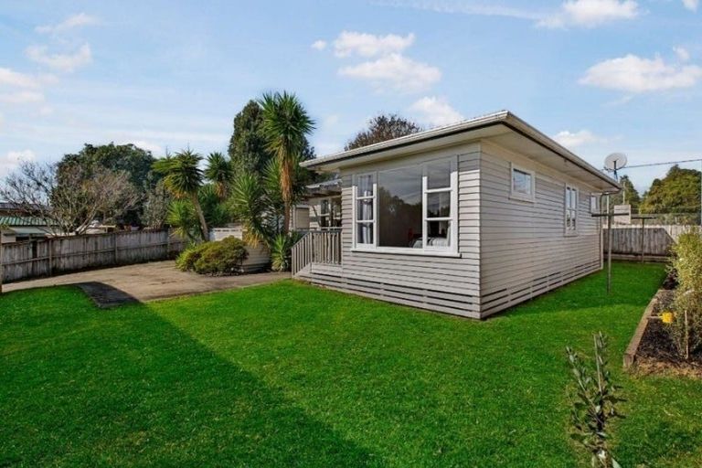 Photo of property in 15a Howden Street, Waiuku, 2123
