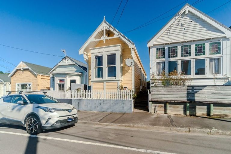 Photo of property in 25 Douglas Street, Mount Cook, Wellington, 6021