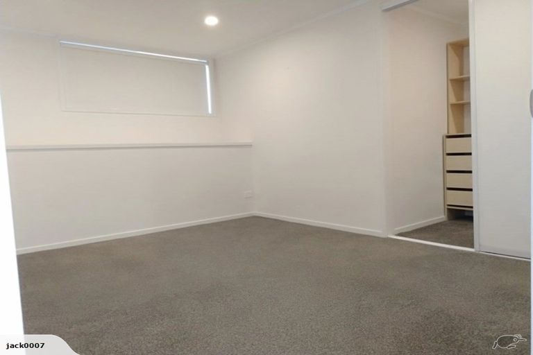 Photo of property in 41 Pohutukawa Avenue, Red Beach, 0932