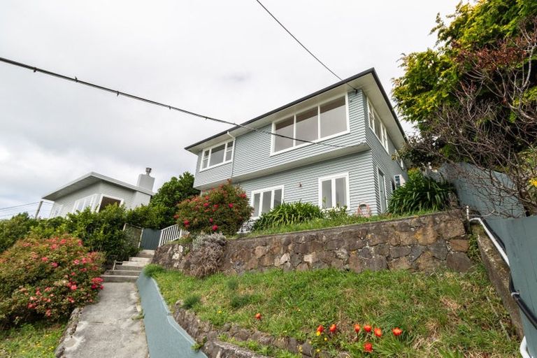 Photo of property in 71 Seatoun Heights Road, Seatoun, Wellington, 6022