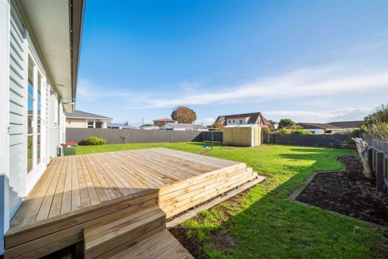 Photo of property in 5 Murray Avenue, Hawera, 4610