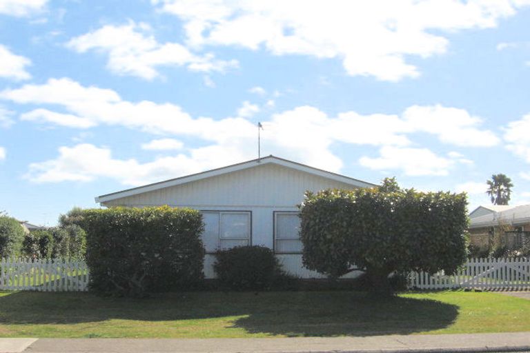 Photo of property in 17 Lee Street, Whitianga, 3510