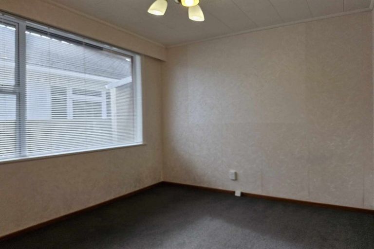 Photo of property in 1/378 Devon Street East, Strandon, New Plymouth, 4312