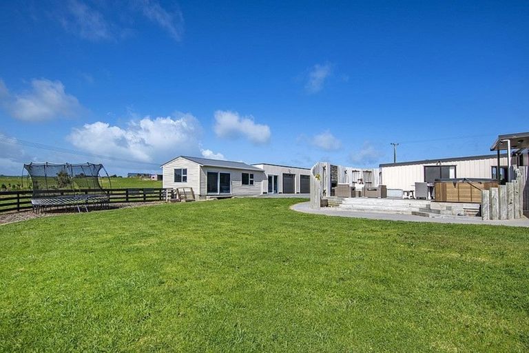 Photo of property in 413a Baylys Coast Road, Dargaville, 0377
